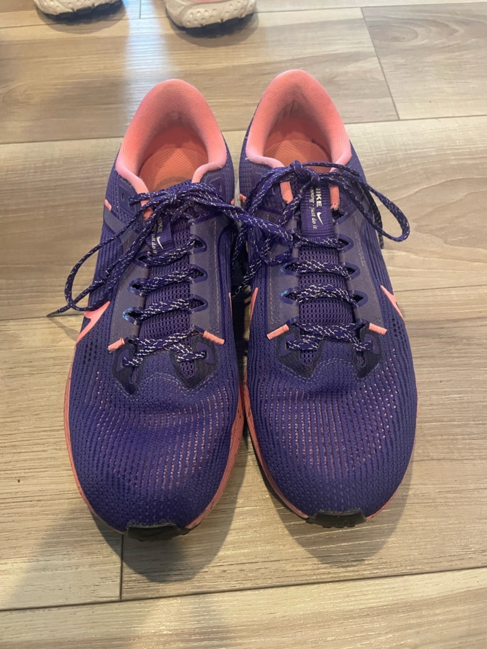 Nike Women’s Purple & Pink Athletic Running Sneakers